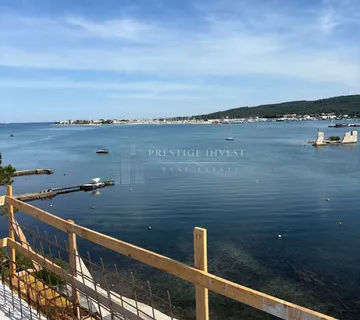 SUKOŠAN- S5-Penthouse s krovnom terasom prvi red do mora - cover