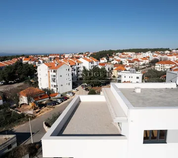 Trosoban Penthouse s GARAŽOM - cover