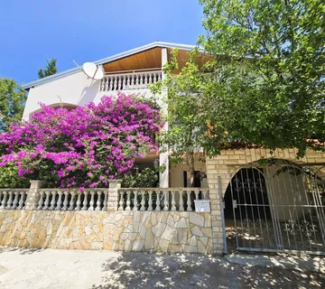 Šušnjar, Kruševo, prostrana kuća, 80m od mora - cover