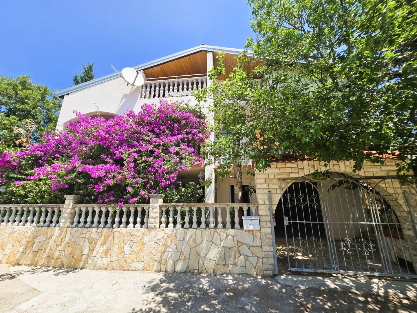 Šušnjar, Kruševo, prostrana kuća, 80m od mora - cover