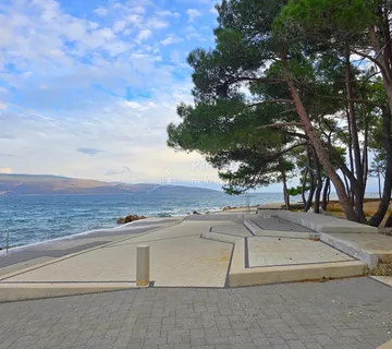 Grad Krk, atraktivno građevinsko zemljište, 860 m2 - cover