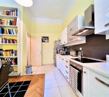 Marulićev trg, prekrasan građanski stan, 120m2 - cover