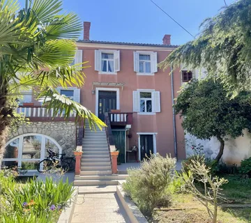 Kuća, prodaja, Malinska, Hrvatska, 150 m2, 379.000,00 EUR - Malinska, Malinska-Dubašnica