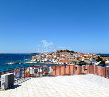 Vila s apartmanima blizu centra Primoštena - cover