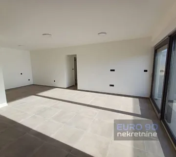 Privlaka -Novogradnja,predivan Stan 79,83 M2,s-4,1.kat,odmah Useljiv