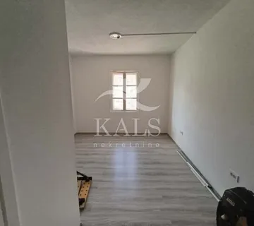 PRODAJA, KARLOVAC, CENTAR , 18m2, GARSONIJERA (prodaja) - cover
