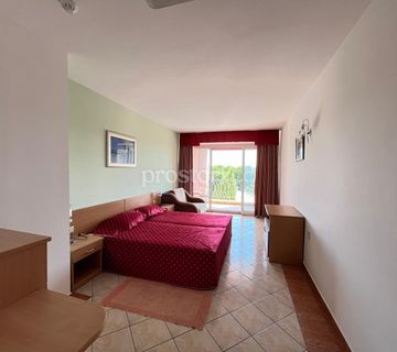Apartman uz more Novi Vinodolski – pogled i loggia I. kat C/D - cover