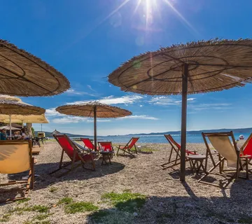 APP 2+1 OD 25 E ZA 2 OSOBE,SUKOŠAN, VEĆI DIO DANA U HLADU, PLAŽA 100 M - cover