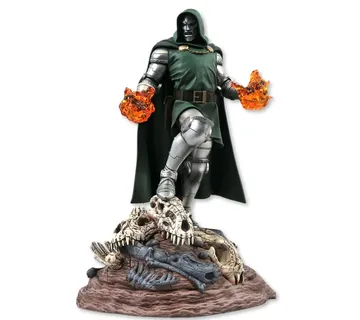 Diamond Select Marvel Gallery: Doctor Doom figura, 25cm - cover
