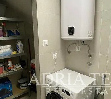STAN NA DVIJE ETAŽE U CENTRU ZADRA! POTPUNO RENOVIRAN I OPREMLJEN! ZADAR - RELJA - cover