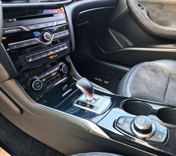 INFINITI*Q30/MERC GLA*2017G*AUT-7G-TRONIC*KOŽA*LED*ALU*NAVI*PDC*14990 - cover