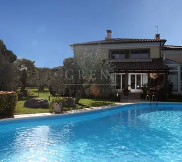 Prekrasna vila Poreč, 800 m od mora, 420 m2 - cover
