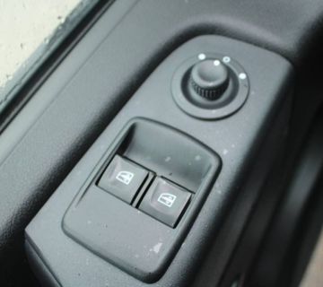 Renault Trafic 2.0 dCi L2H1, 2021 god. - cover