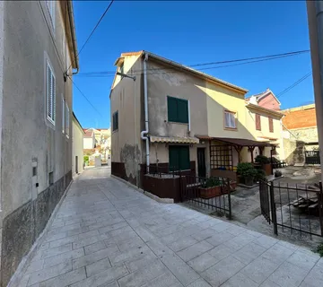 Novalja- kuća - cover