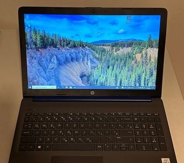 HP laptop 15-da2031nm - cover