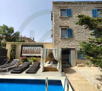 Kamena kuća sa bazenom 146 m2, Marčana - cover