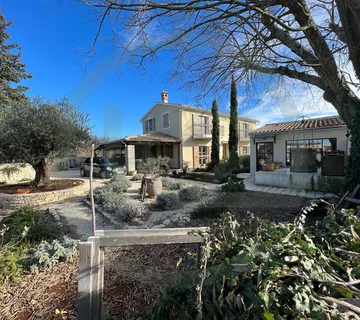 Vrhunska nova Istarska vila 200 m2 u Peresiji, Svetvinčenat - cover