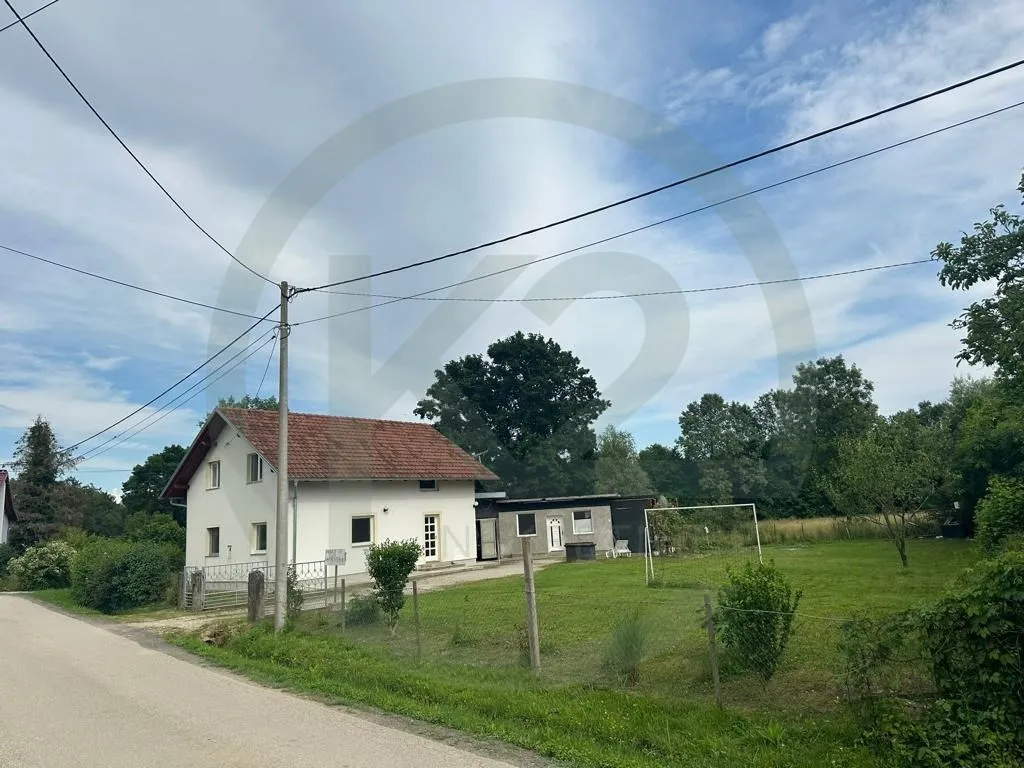 Dugo Selo 160 m2+garsonjera u dvorištu, okućnica, garaža - cover