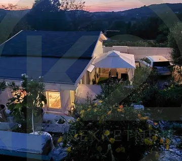 Rovinj 60 m2, vrt, 4 PM, 400 m2 parcela, POTENCIJAL sa projektom!! - cover