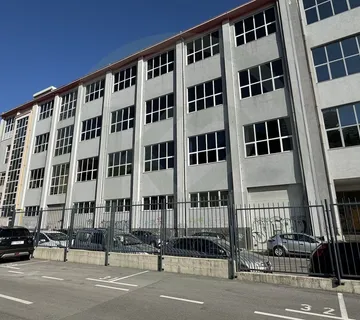 Rijeka, Poslovna zgrada 8.600 m2 PRILIKA!