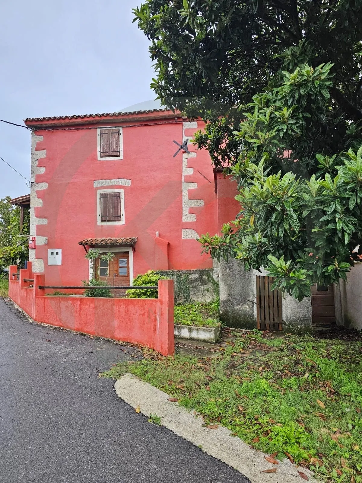 MOTOVUN - KUĆA SA KONOBOM - cover