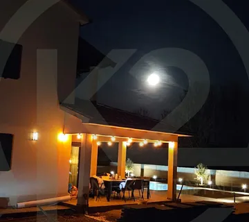 Labin, luksuzna vila sa bazenom, 185 m2+okućnica 1.207 m2 - cover