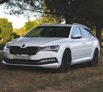 Škoda Superb - cover