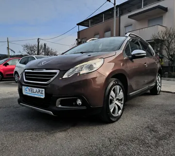 Peugeot 2008 1,6 BlueHDI, ALLURE, SERVISNA, JAMSTVO, REG. 1 GODINU - cover