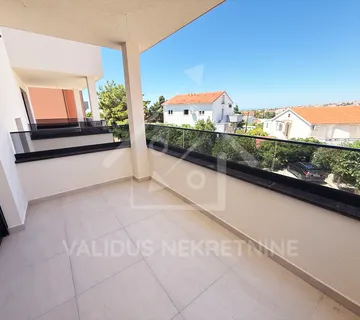 Novogradnja u centru Novalje, apartman 56,03 m2, 1. kat, 184.899,00 € - cover