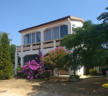IZNAJMLJIVANJE APARTMANA  TOPIĆ \KAT - cover