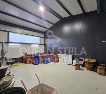 Prodaja! Stambeno poslovna nekretnina 230 m2, hale, ograđeno dvorište (prodaja) - cover