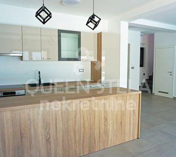 Vila Vodice, 135 m2, pogled na more, bazen, luksuzna nekretnina!! - cover