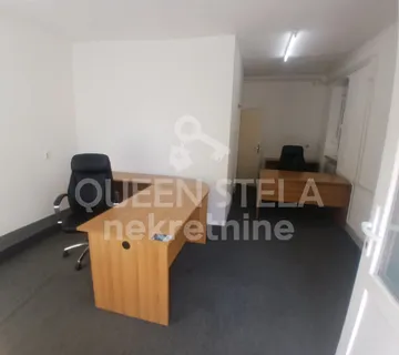 NAJAM! Poslovni prostor 30 m2, odlična lokacija - cover