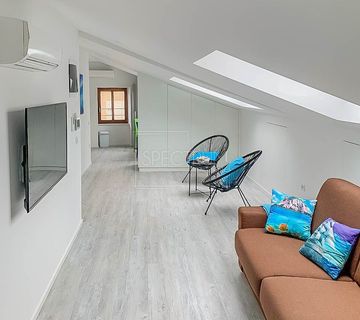 Poreč, moderan stan u centru 50 m od mora - cover