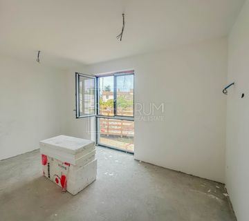 Poreč, poslovni prostor u prizemlju blizu grada i mora - cover