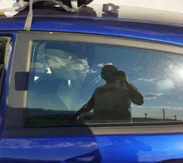 FORD FIESTA VII 2017 STAKLA VRATA - cover