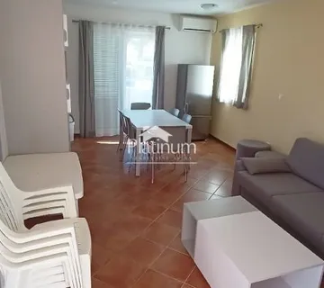 Istra, Medulin, samostojeća kuća sa dva odvojena stana - cover