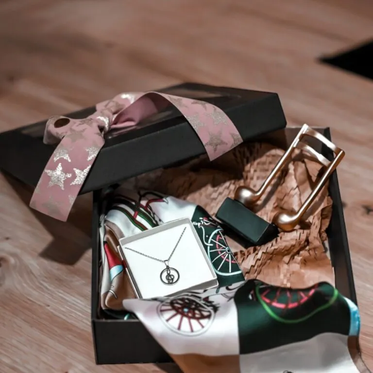 Poklon paket za žene “Nota ženstvenosti” - cover