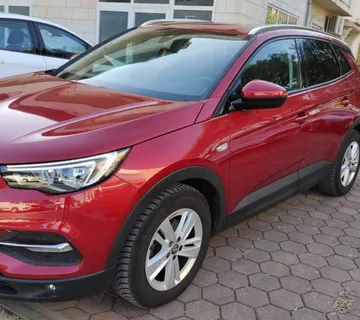 Opel Grandland 1,2 Turbo - cover