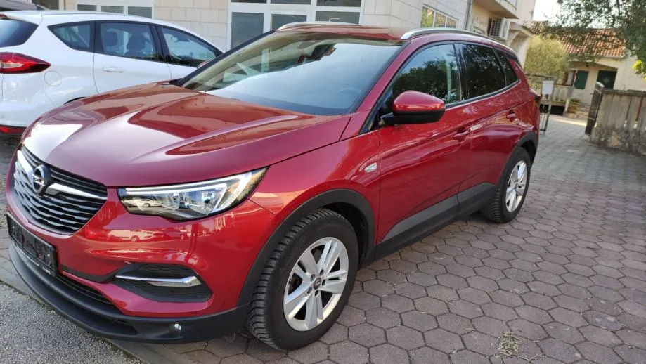 Opel Grandland 1,2 Turbo - cover