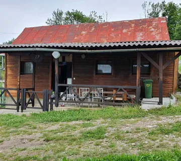 Prodaja kuće za obnovu sa građevinskom okućnicom - cover