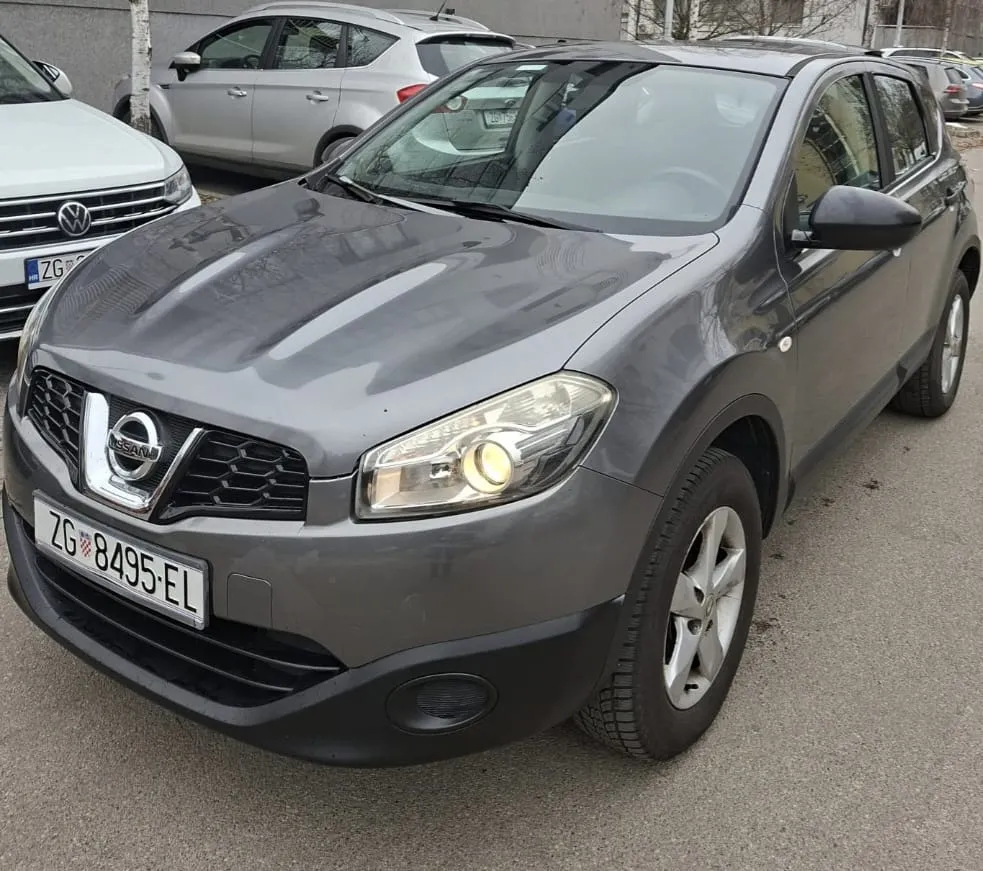 Nissan Qashqai 1.6 Visia - cover