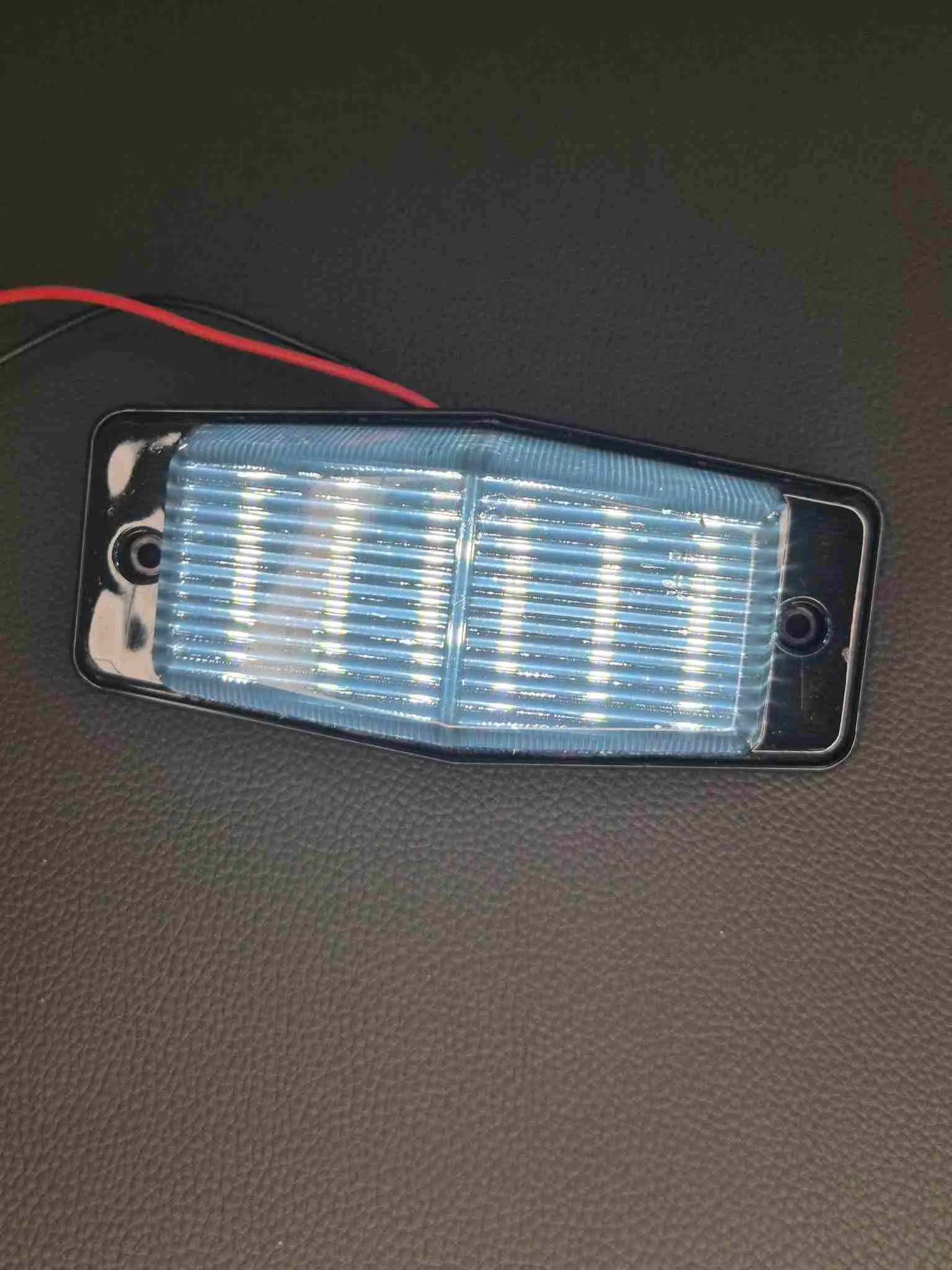 PLAMENIK TAMNO STAKLO-BIJELO SVJETLO - cover