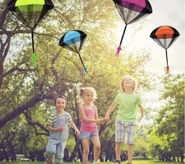 Igračka Padobranac - cover