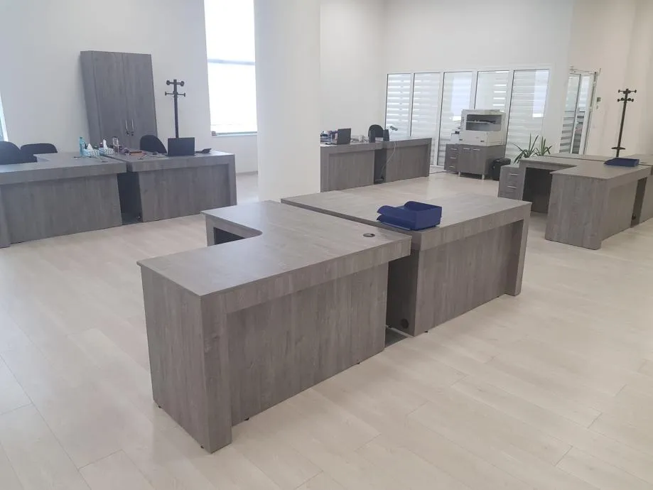 Uredski radni stolovi i namještaj - cover