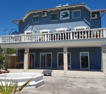 Kuća: Stambeno poslovna katnica, Bilje, 330.00 m2 - cover