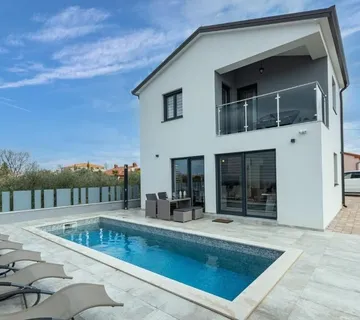 Poreč Okolica- Predivna Kuća Na Prodaji Sa Bazenom - Poreč, Poreč