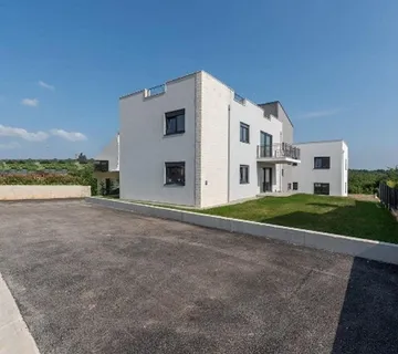 Poreč-Stan Na Prodaji Sa Krovnom Tersom - Poreč, Poreč