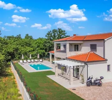 Poreč 2 Km-Luksuzna Vila Sa Bazenom Na Prodaji - Poreč, Poreč