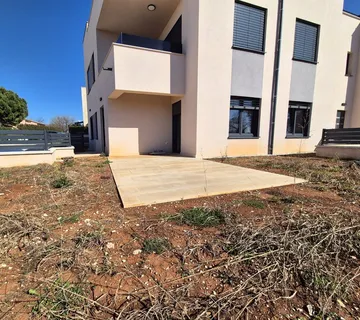POREČ-STAN U NOVOGRADNJI NA PRODAJI 1500 m OD MORA - Poreč, Poreč